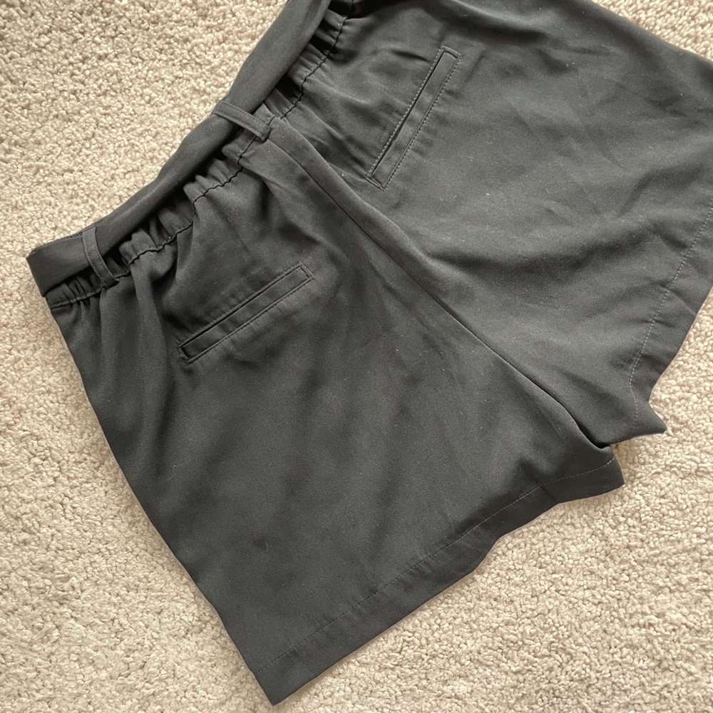 A New Day High Rise 3" Black Flowy Relaxed Bow Shorts with Belt Size Small - Picture 6 of 10